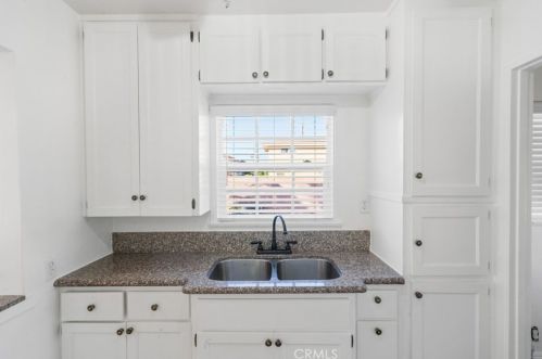 9827 Beach St, Bellflower CA  90706-5917 exterior