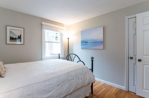 136 Sewalls Fls Rd, Concord NH 03301-4725 exterior