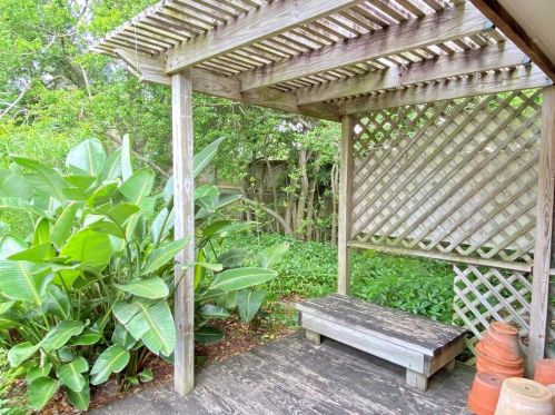 2623 51st St, Galveston TX 77551-5614 exterior