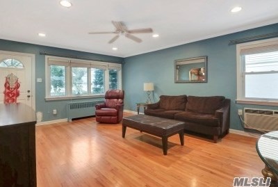 199 Beverly Pkwy, Valley Stream, NY 11580-4239