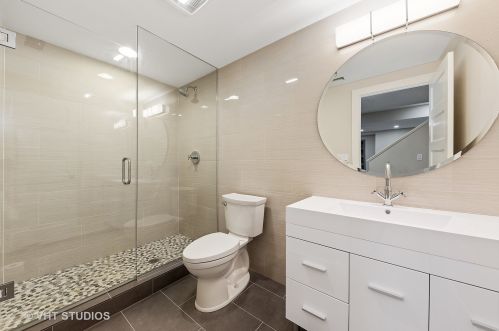 111 Clinton Ave, Elmhurst IL 60126-2906 exterior