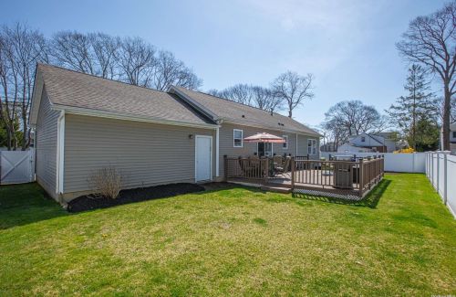 138 Frederick Ave, Babylon NY exterior