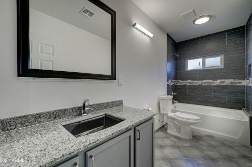 1715 28th Dr, Phoenix AZ 85051-4011 exterior