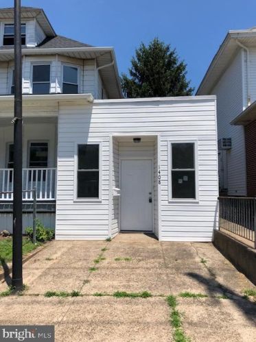 1406 Broad St, Trenton NJ  08610-6236 exterior