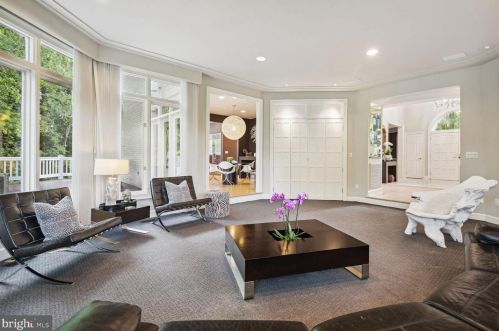 9906 Avenel Farm Dr, Rockville MD 20854-5410 exterior