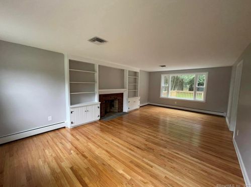 169 Dartmouth Rd, Manchester CT 06040-6616 exterior