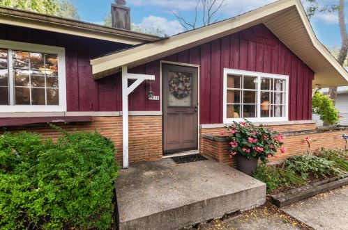 6038 Ironwood Ln, Milwaukee WI 53217-4423 exterior