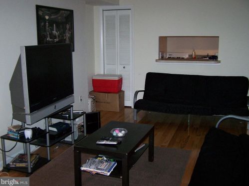 716 23rd St, Philadelphia, PA 19130-2618