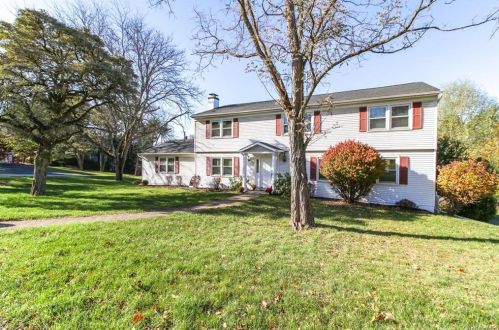 10 Saddle Rock Dr, Poughkeepsie, NY 12603-5519