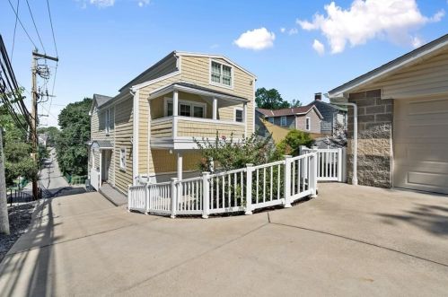 217 Plymouth St, Pittsburgh PA 15211-1233 exterior