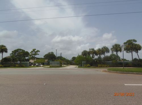 1350 Rivergreen Cir, Fort Pierce FL  34952-4131 exterior