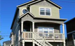 8545 19th Ave, Seattle WA  98117-3518 exterior