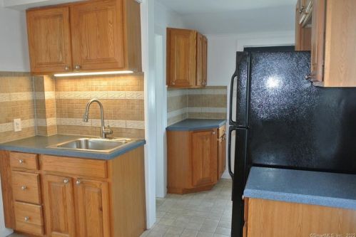 16 Stevens St, Milford CT 06460-7868 exterior