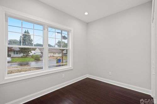 42 Wayne St, Edison NJ  08817-5322 exterior