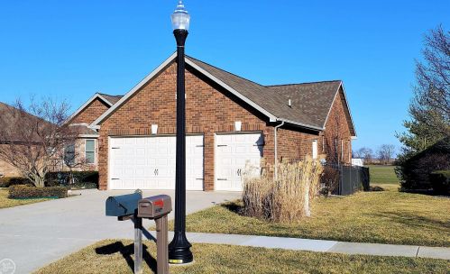 52208 Rejoice Dr, Macomb Township MI  48042-3705 exterior