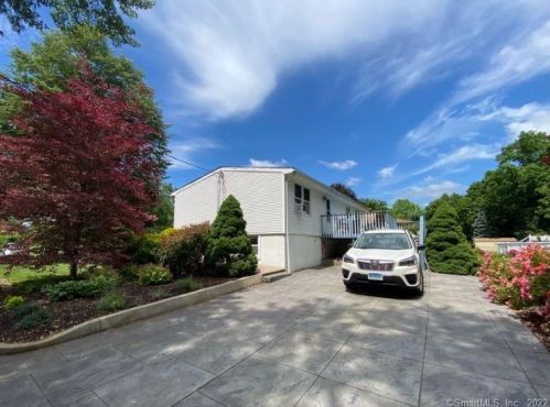 46 Wall St, Wallingford CT 06492-4708 exterior