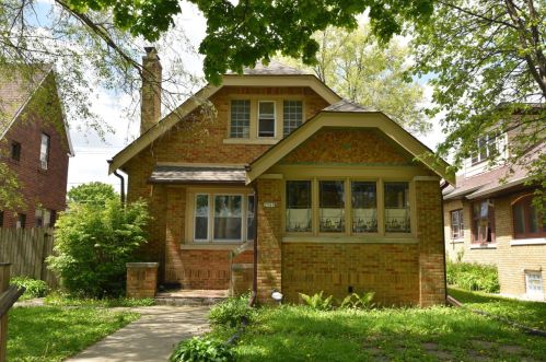 2969 46th St, Milwaukee, WI 53219-3427