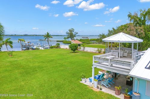 2945 Newfound Harbor Dr, Merritt Island FL 32952-2861 exterior