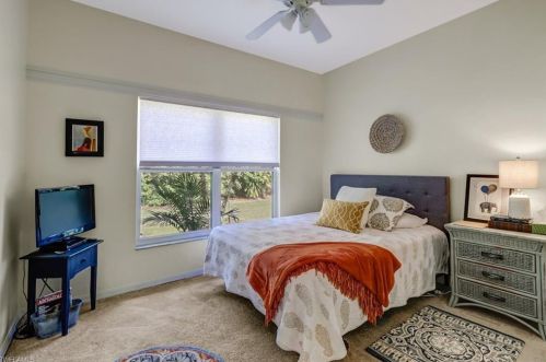 267 Glen Eagle Cir, Naples FL 34104-5715 exterior