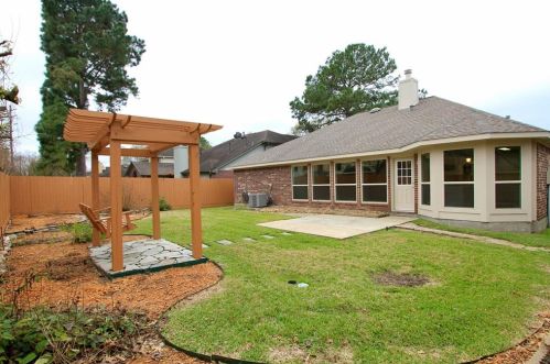 19122 Dee Woods Dr, Humble, TX 77346-5083