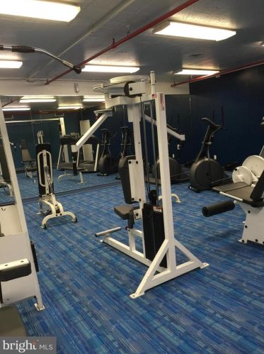 1324 Locust St, Philadelphia PA 19107-5604 exterior