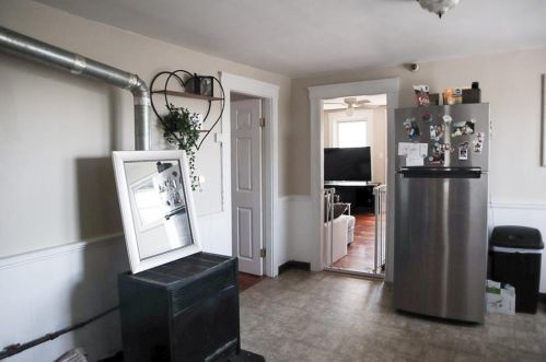 68 5 Ave, Woonsocket RI 02895-5019 exterior