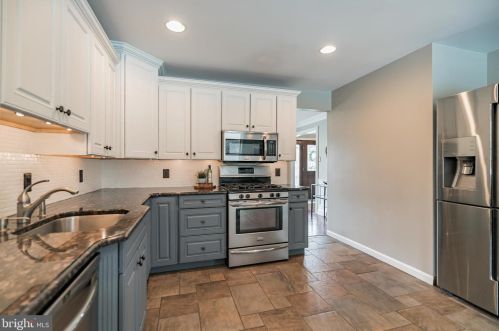 915 Standish Ave, Huntingdon Valley PA 19006-8725 exterior