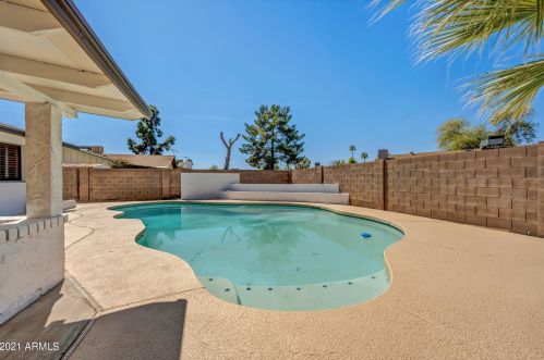 11216 33rd Ave, Phoenix AZ 85029-4105 exterior