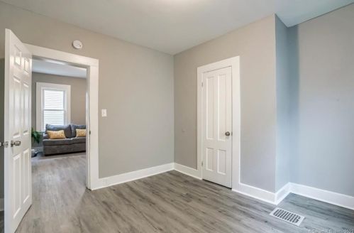 293 Gln St, New Britain CT 06051-3060 exterior