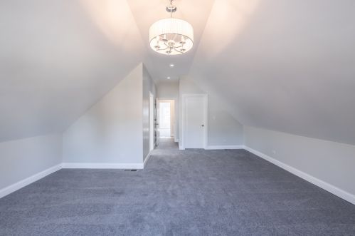 5437 Thomas St, Chicago IL 60651-2813 exterior