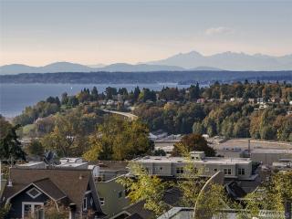 1936 8 Ave, Seattle WA  98166-2916 exterior