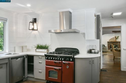 31 Ridge Park Ln, Concord CA 94518-1451 exterior