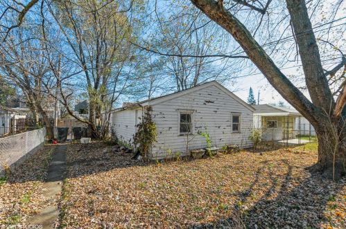 7713 Trumbull Ave, Chicago IL 60655-2555 exterior