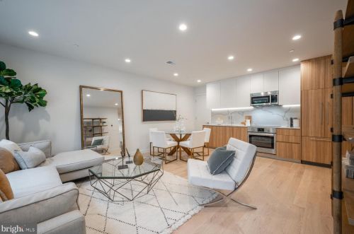 3941 Davis Pl, Washington, DC 20007-1235