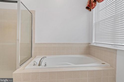 7968 Pond Haven Ct, Saint Michaels MD 21663-2718 exterior