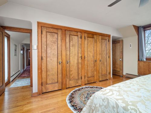 313 Cleveland Ave, Manitowoc WI 54220-2920 exterior