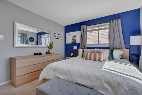 6252 Bennett Ave, Milwaukee WI  53219-4117 exterior