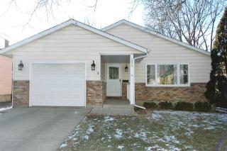 1034 Bellevue Ave, Hoffman Estates, IL 60120-2406