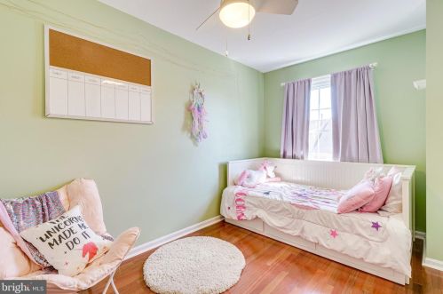 7041 Chesley Search Way, Alexandria VA 22315-4754 exterior