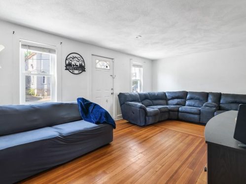 19 Armington Ave, Providence, RI 02908-5202