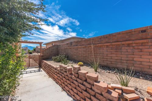 802 Belltower Dr, Green Valley AZ 85614-3268 exterior