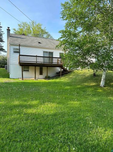 2702 Harvey St, Duluth MN 55811-2806 exterior