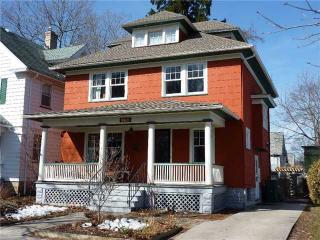 909 Meigs St, Rochester, NY 14620-2429