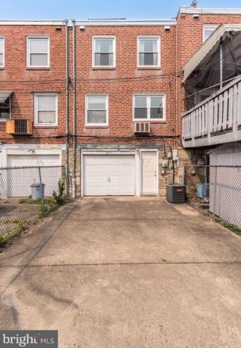 2264 Friendship St, Philadelphia PA 19149-1520 exterior