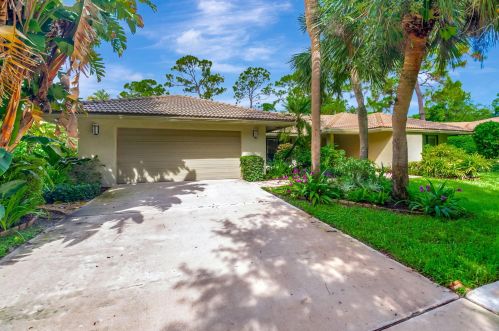 7566 Estrella Cir, Boca Raton, FL 33433-1629