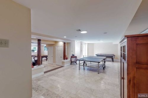 469 Saddle Riv Rd, Upper Saddle River NJ 07458-1774 exterior