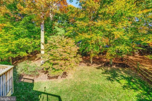 7621 Laurel Leaf Dr, Rockville MD 20854-1768 exterior