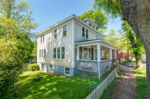 21 Pleasant St, Nantucket, MA 02554-3375