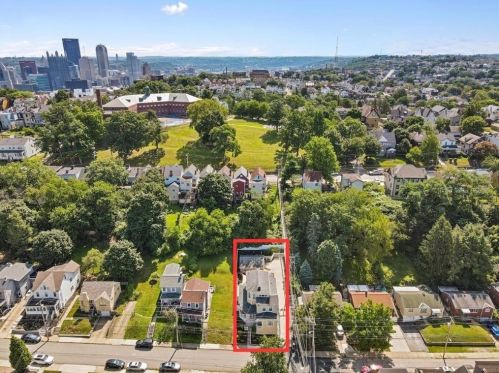 217 Plymouth St, Pittsburgh PA 15211-1233 exterior