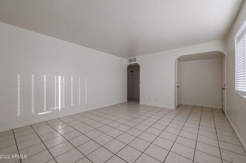 8835 28th Ave, Phoenix AZ  85051-4020 exterior